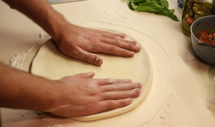Как приготовить тонкое бездрожжевое тесто для пиццы