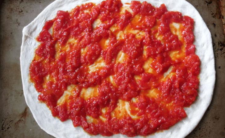 Тесто для пиццы на томатной пасте